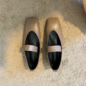 Tony Bianco hawaii flats